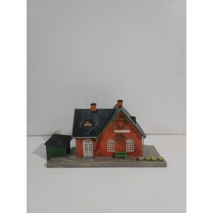 Heljan HO Gauge Model Railroad Scenery Strandby Station/ Depot